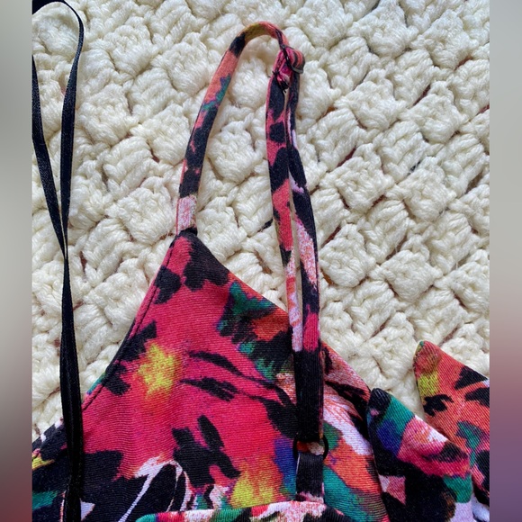 🌺 GUESS FLORAL- BODYCON DRESS/ SIZE XS 🌺 - Picture 4 of 11